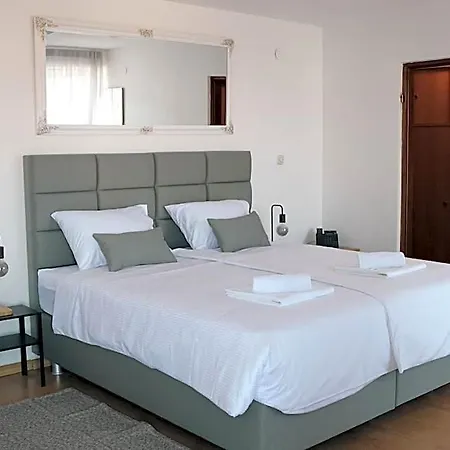 ホテル Artena 3*