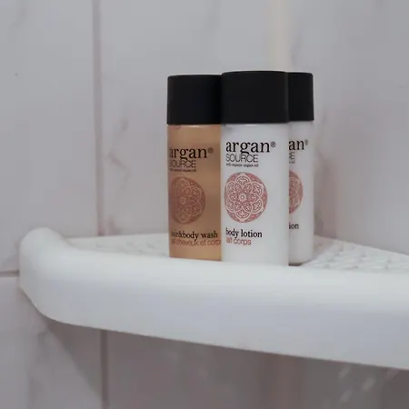 Ξενοδοχείο Artena 3*