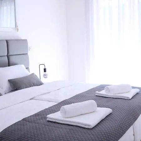 Artena Ξενοδοχείο Πούλα