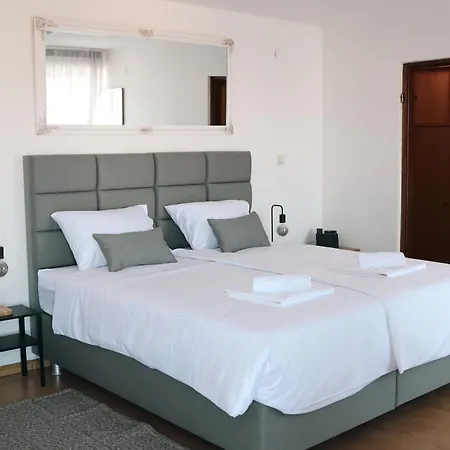 Artena Ξενοδοχείο Πούλα